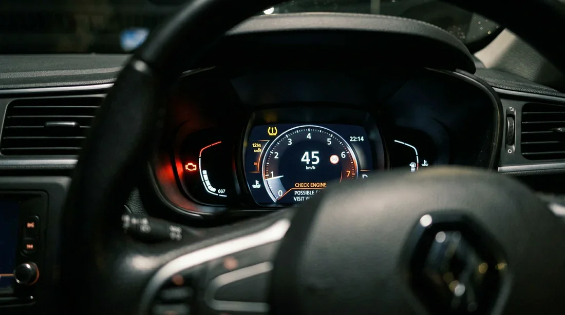 Tableau de bord Renault Kadjar avec voyant d'erreur allumé